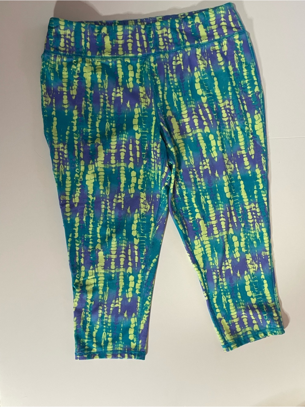 MTA Sports Kids Green & Purple Capri Leggings